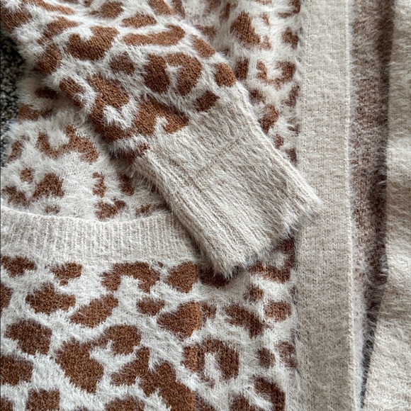 Jessica Simpson open animal print cardigan size XS - Picture 4 of 4